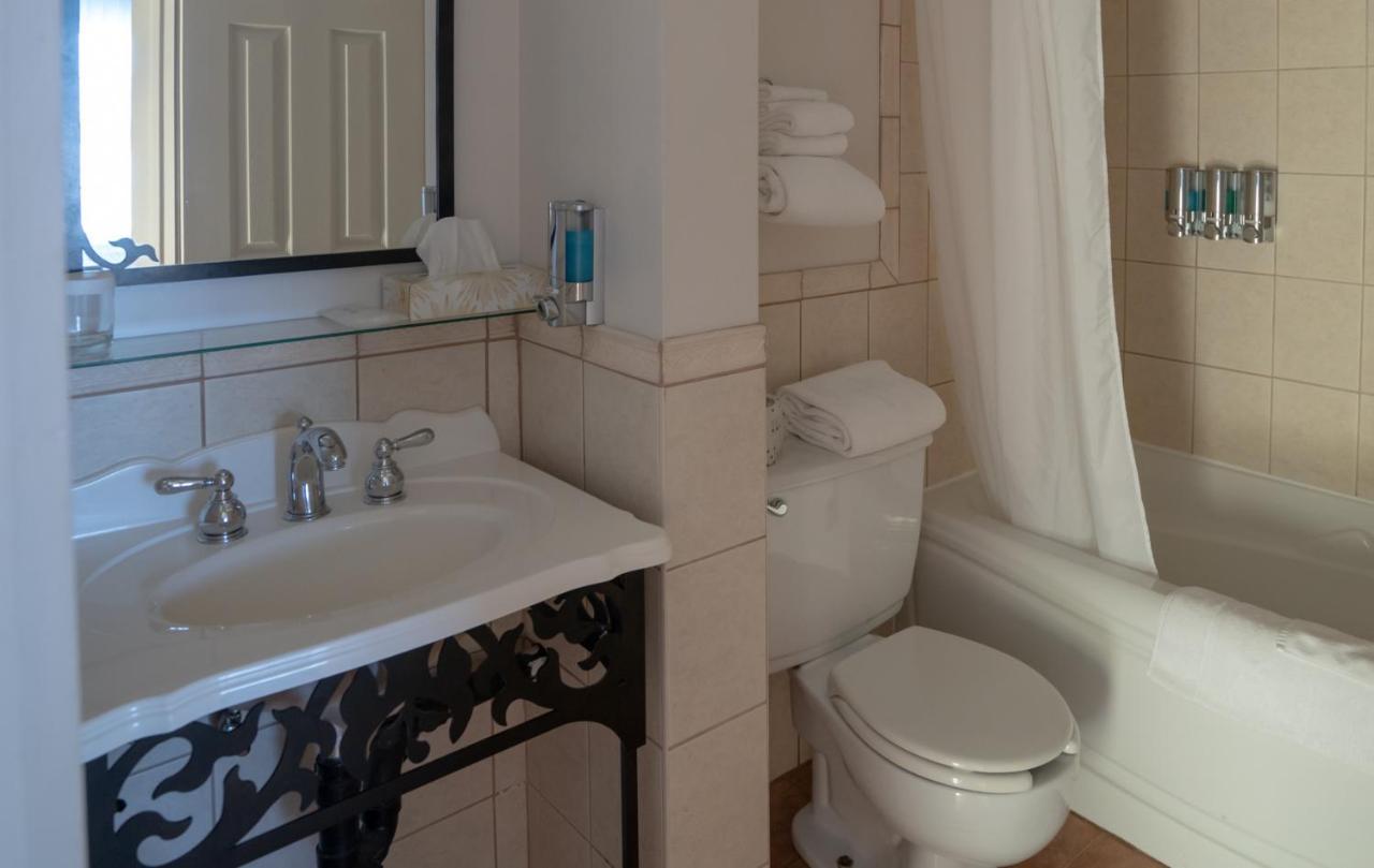 Le Francis Hotel
